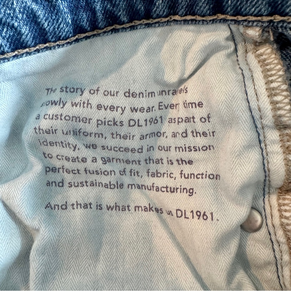 DL1961 Hepburn Wide-Leg Distressed Hem Jeans - Size 29 - Picture 11 of 14